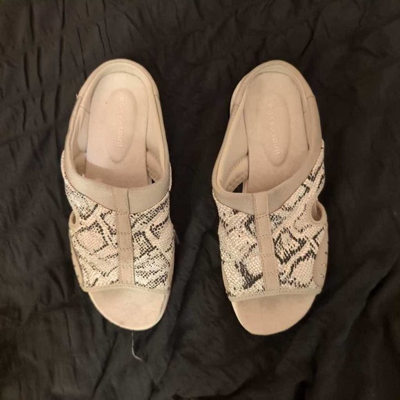 Easy Spirit Shoes Easy Spirit Womens Traciee Slides Sandals